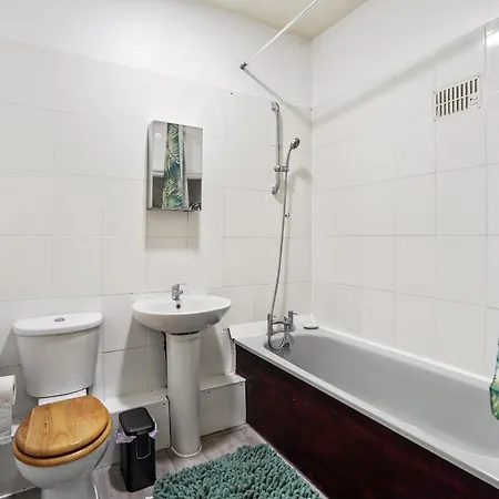 Cosy N22 Apartment Sleeps 6 London Exterior photo